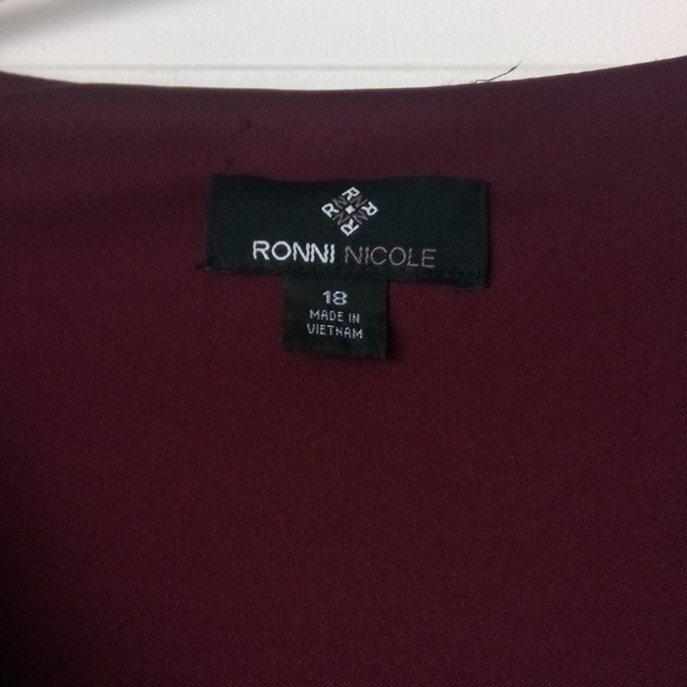 Wine fits like 16/18 - Picture 2 of 3